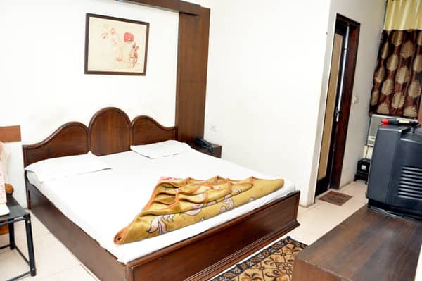 TG Rooms Paharganj 3, New Delhi 4